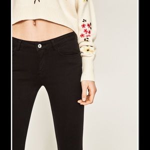 Zara black skinny mid-rise trousers size 4